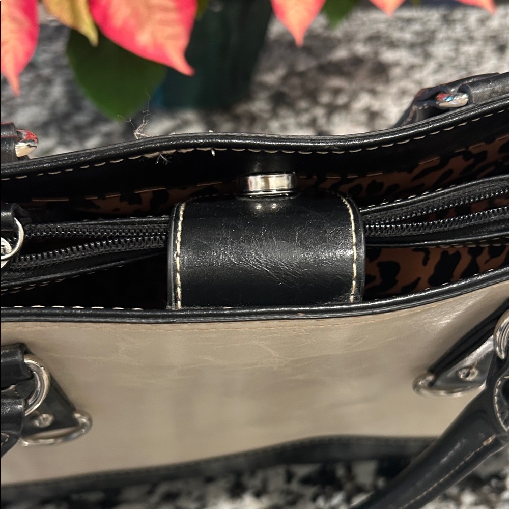 Elegant Black and Cream Women's Handbag -faux leather 3 compartments - Picture 4 of 9